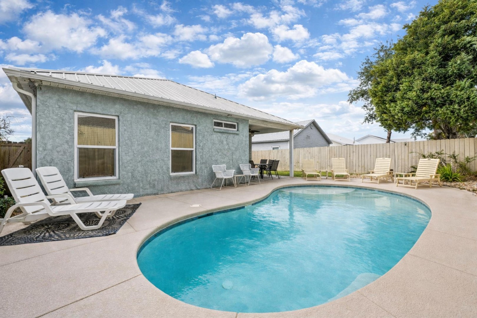Beach House with Pool - The Starfish Photo