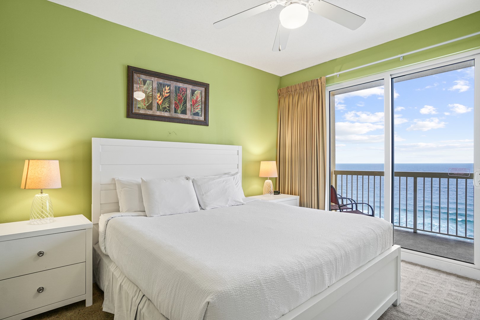 Gulf Front Main Bedroom with King Bed