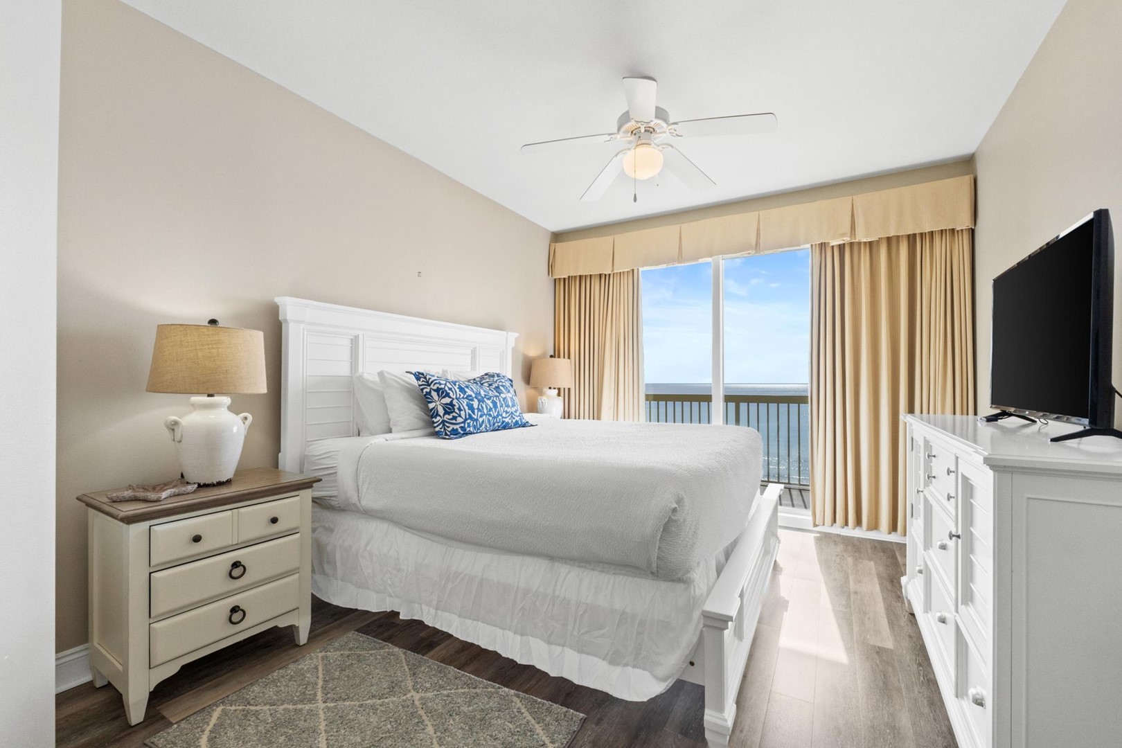 Calypso Resort 502W 4