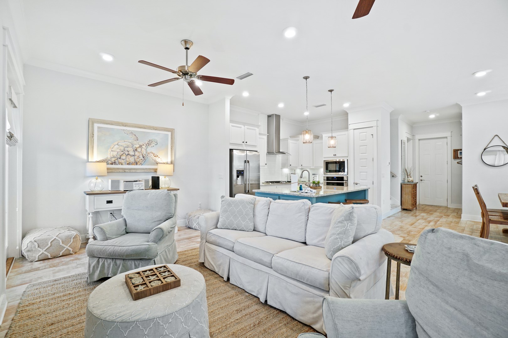 Prominence 30A - T L Sea