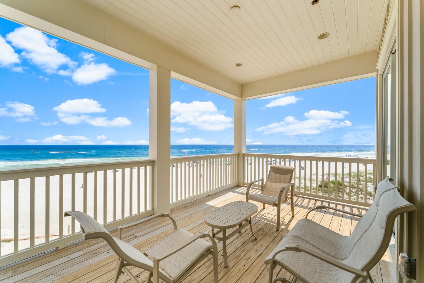 Beach House - Whale Rested Family 5