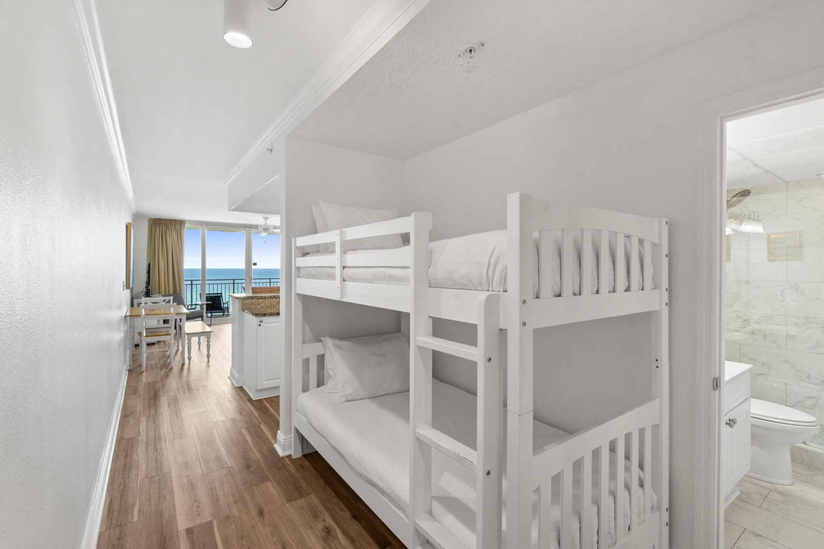 Emerald Beach Resort 626 | Panhandle Getaways