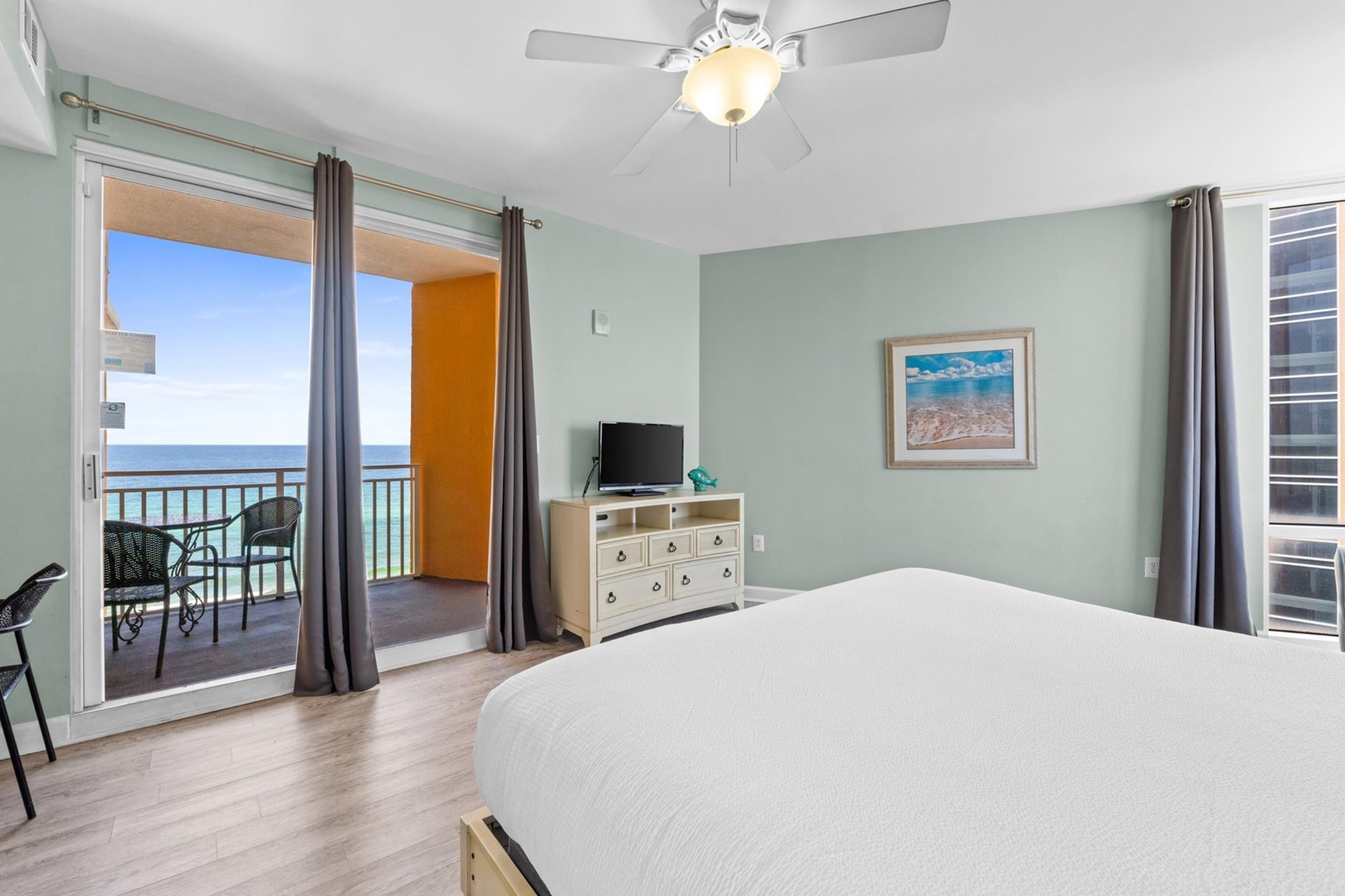 Splash Beach Resort 601E-A Photo