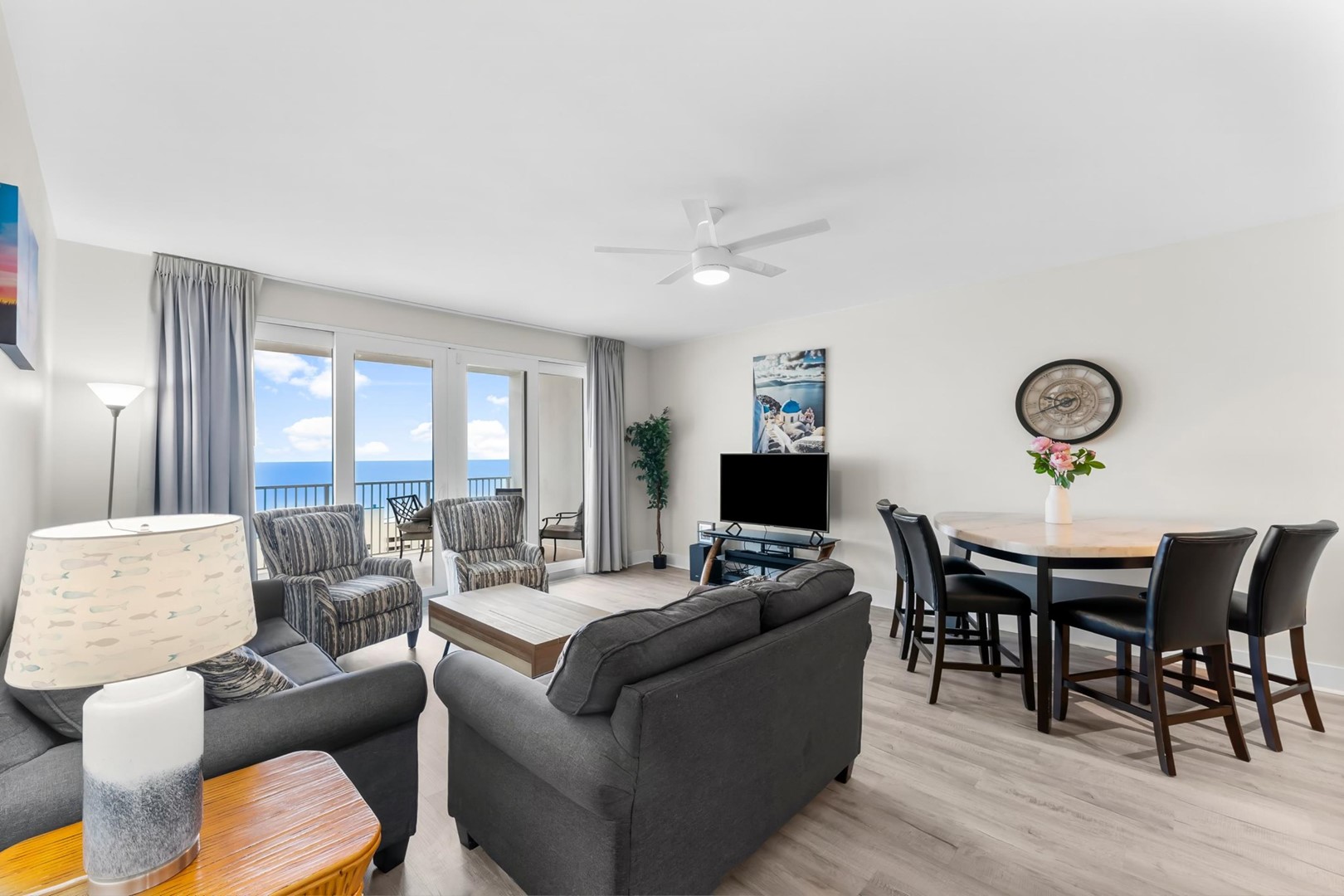 Laketown Wharf Rental 1712