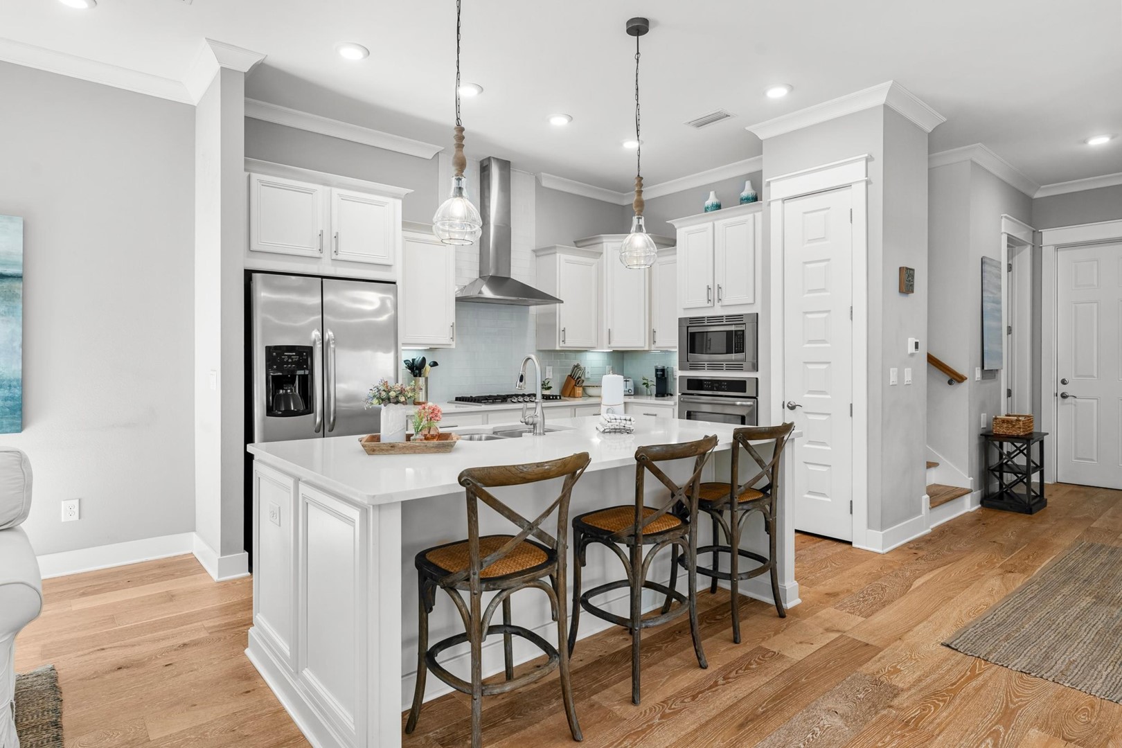 Kitchen with Breakfast Bar
