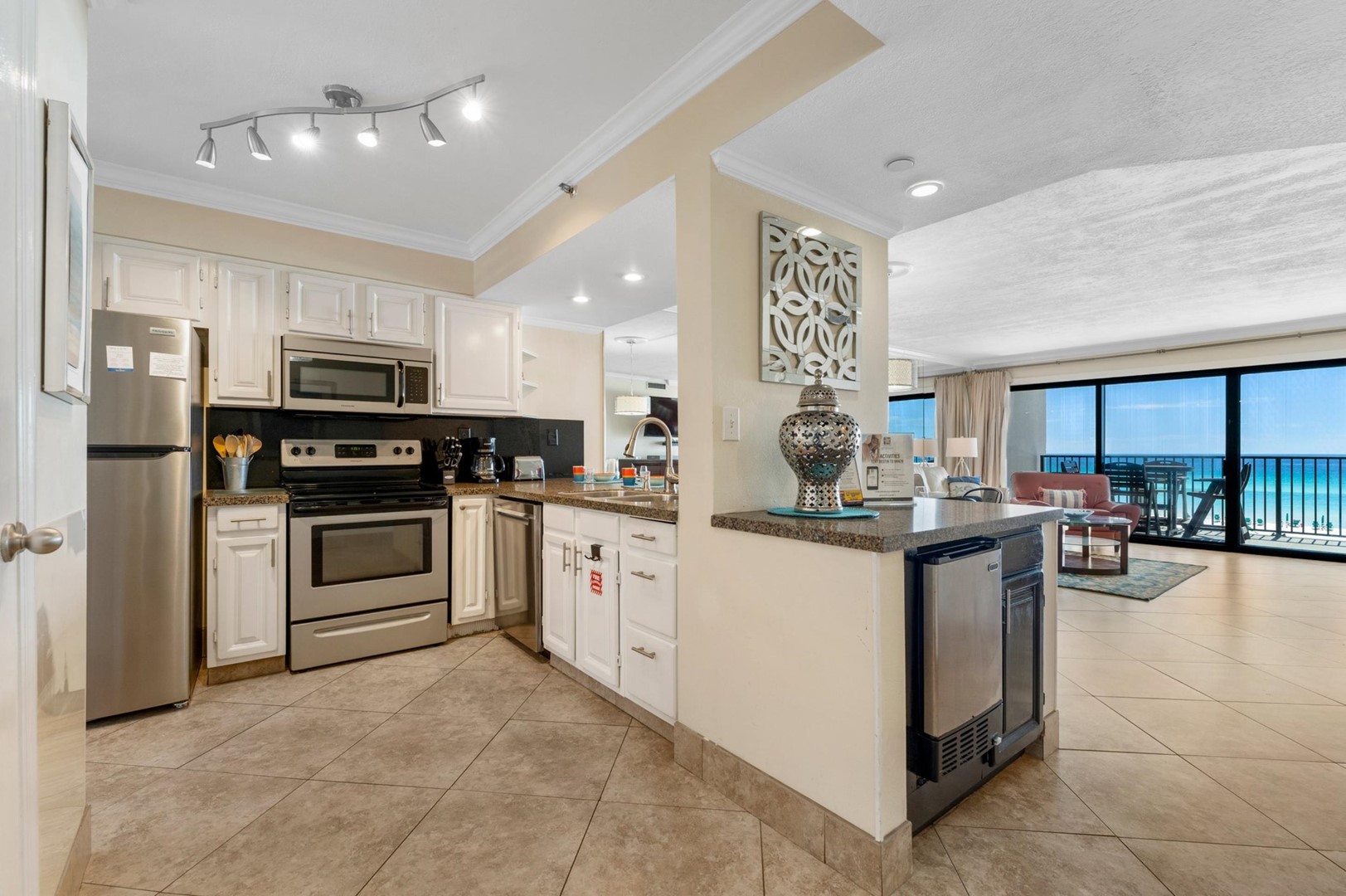 Emerald Towers 303 7