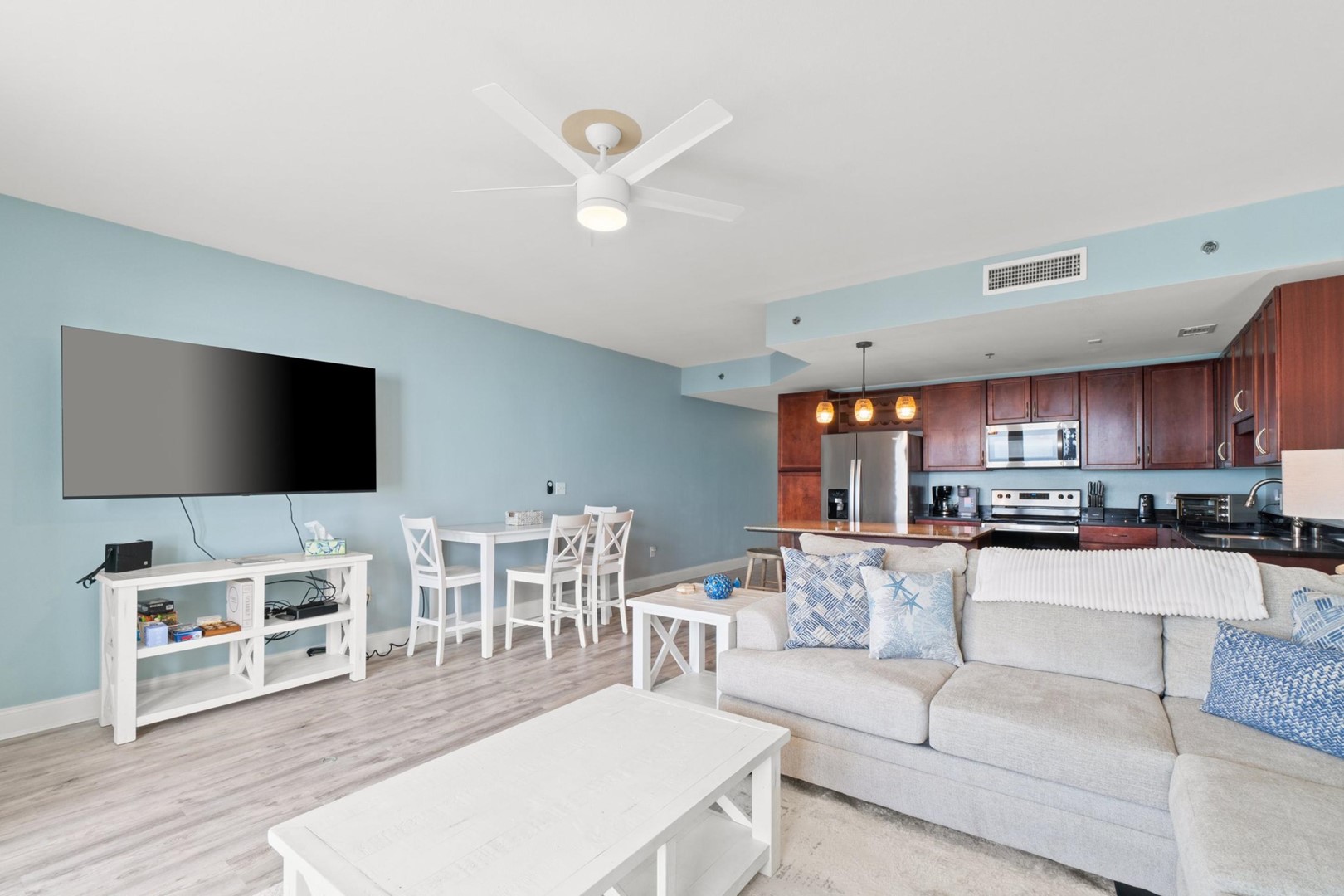 Laketown Wharf 1518 7