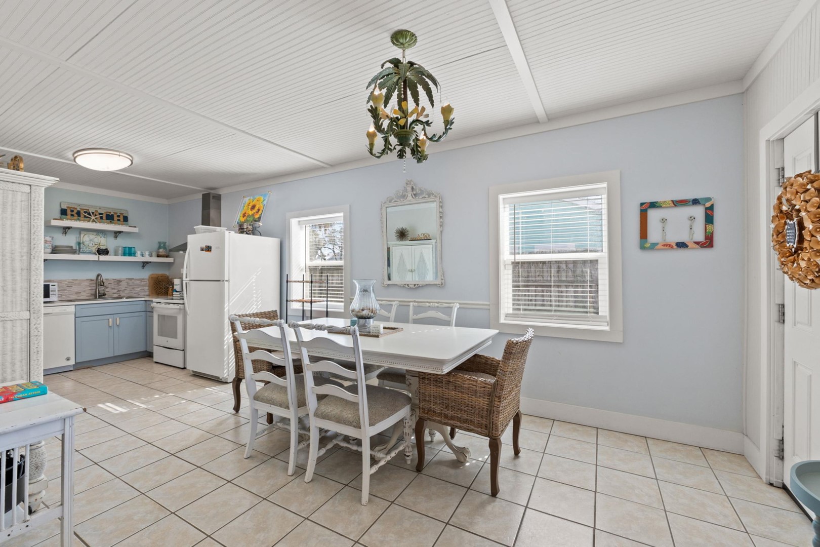 Beach House - Maple Leaf Relief 5