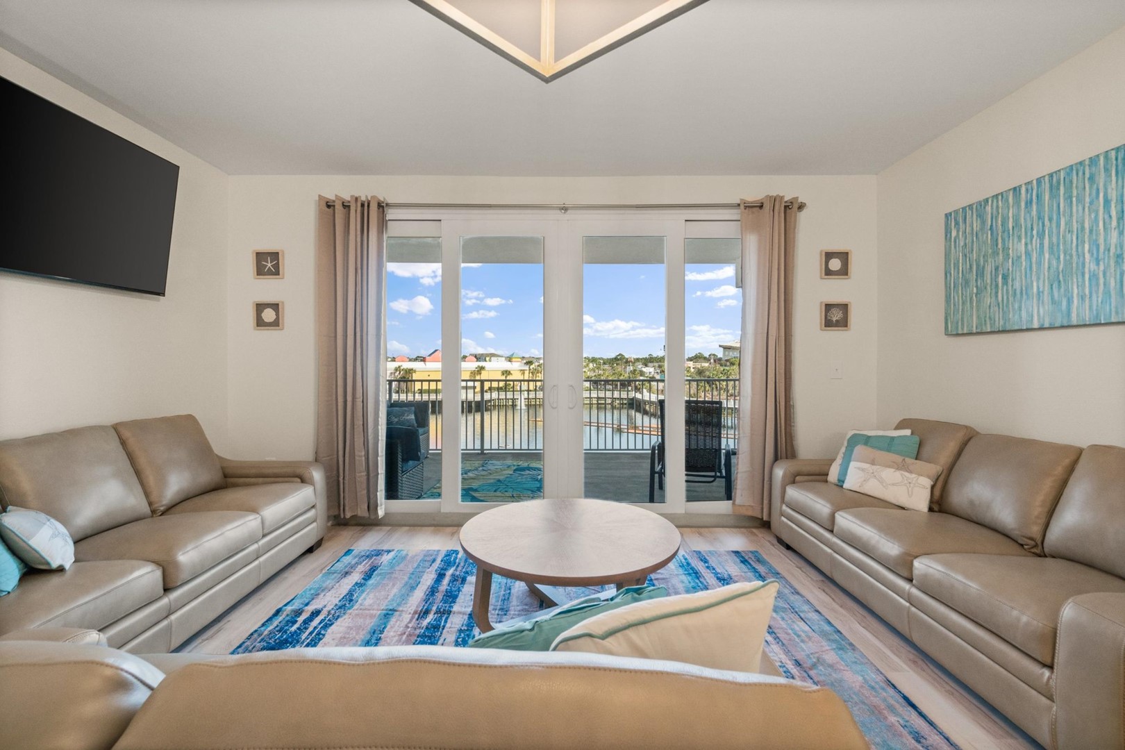 Laketown Wharf Rental 221