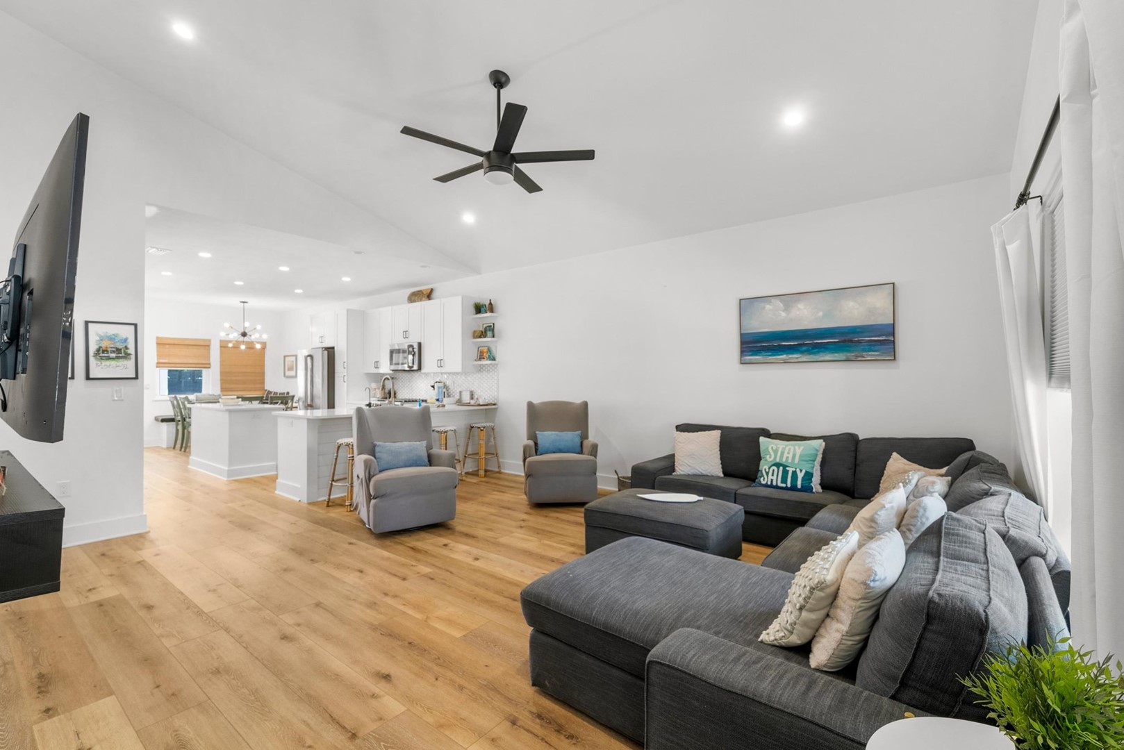 Beach House - 6th Street Retreat 4