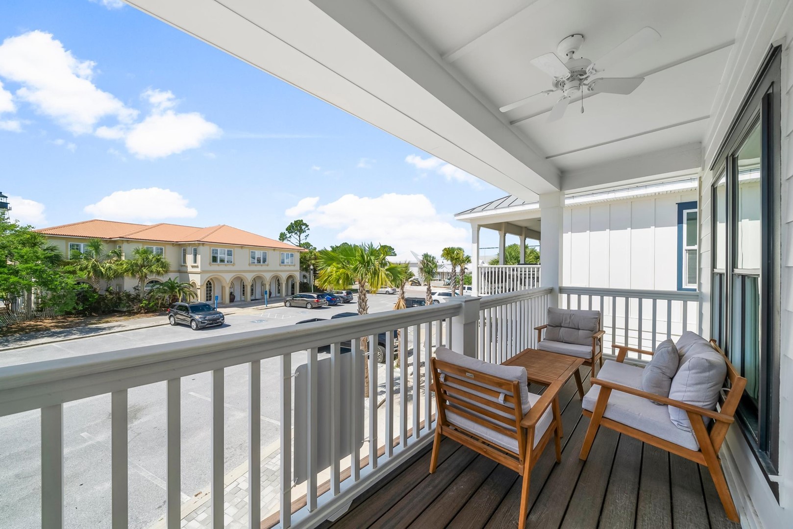 Beach House - Marina View 3