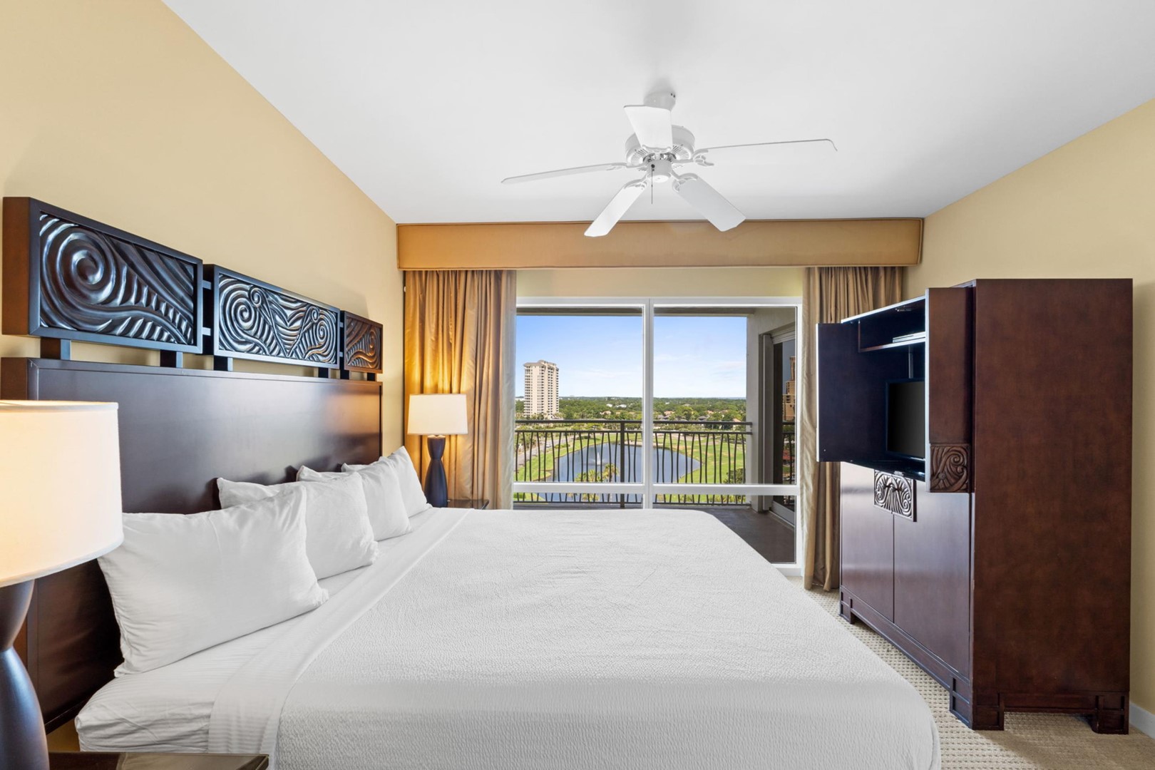 Luau Resort 2-6828 5