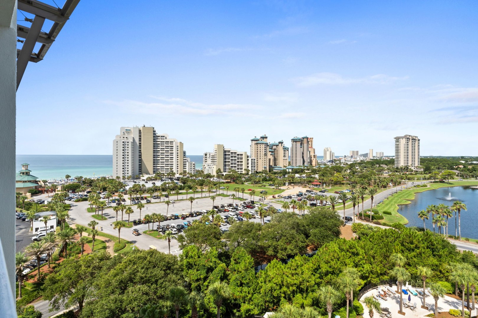 Luau Resort 2-6828 2