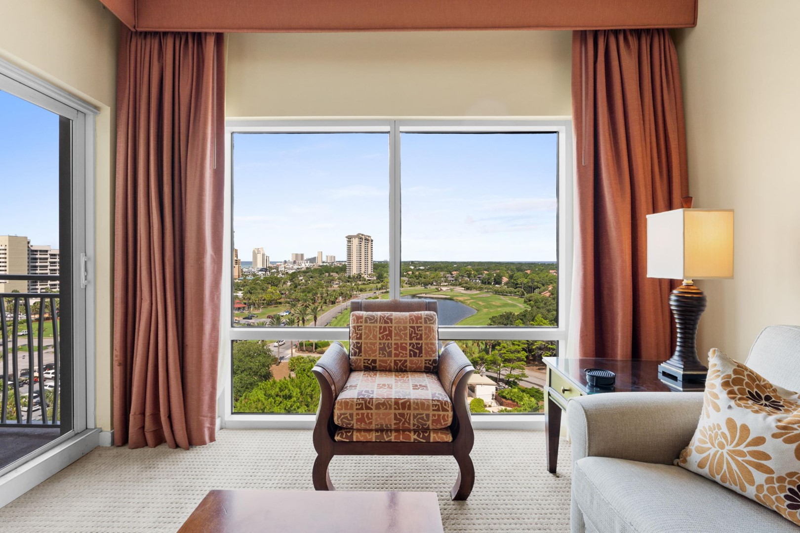 Luau Resort 2-6828 6