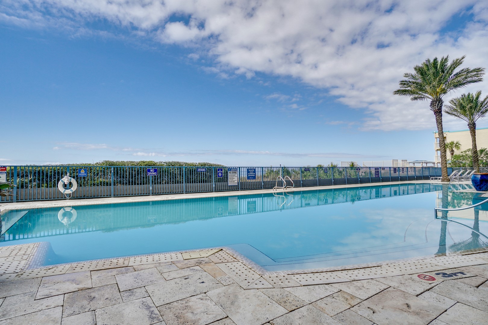 Sterling Breeze Resort 907-A 4