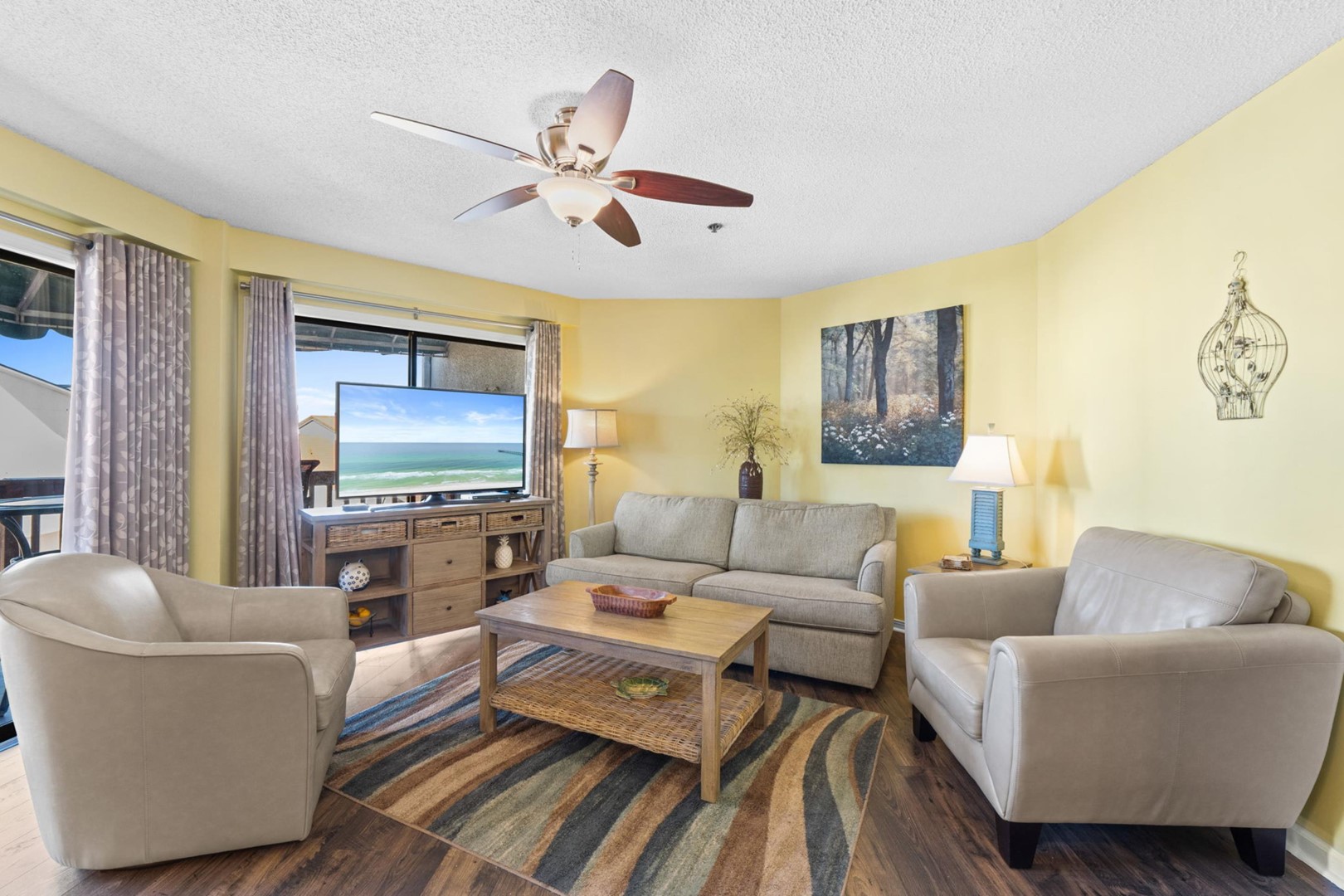 St Thomas Square 1311B Photo