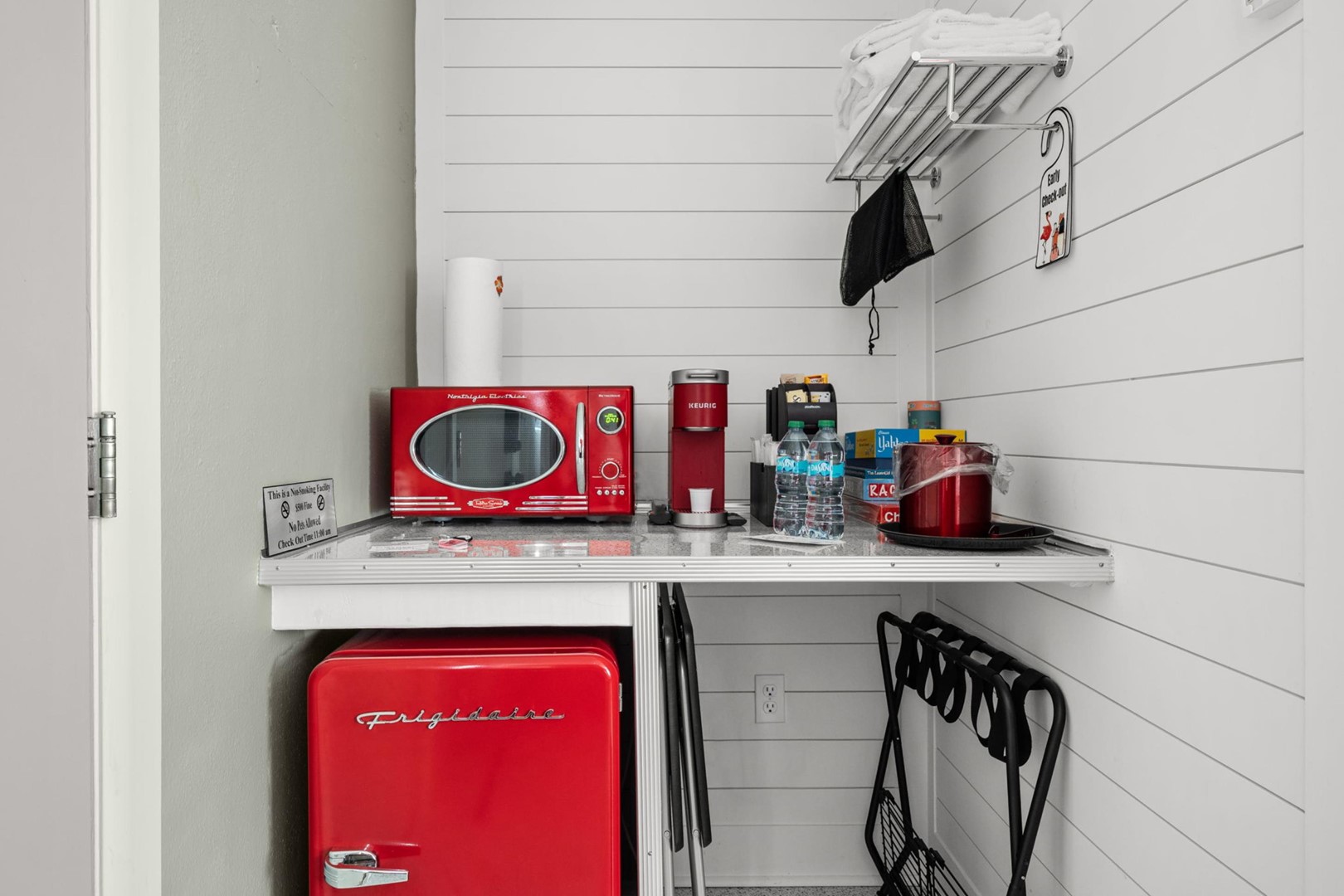 The Pink Flamingo - Ruby Del Sol 7