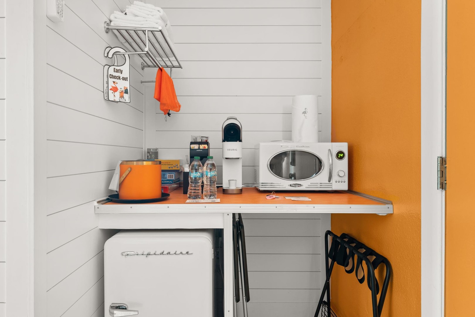 The Pink Flamingo - Georgia Peachy 7