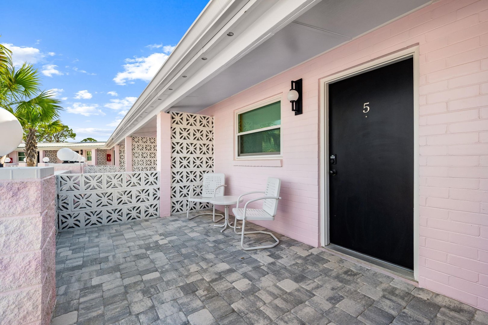 The Pink Flamingo - Georgia Peachy 4