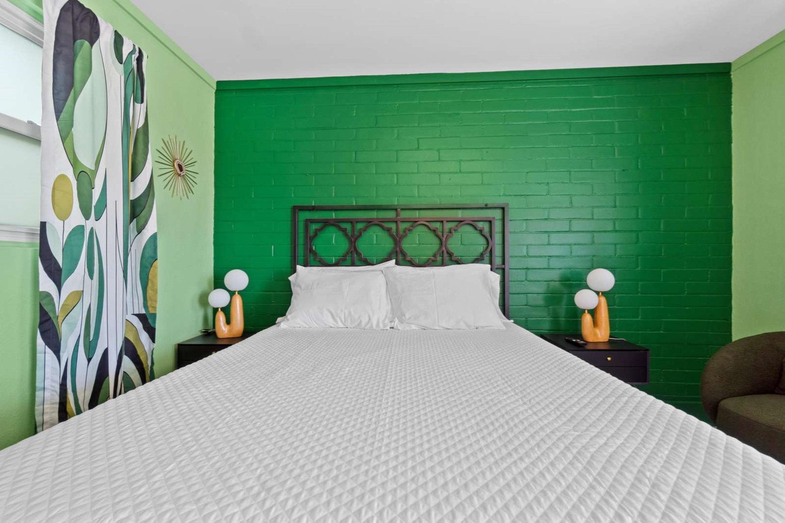 The Pink Flamingo - Palm Paradise 6