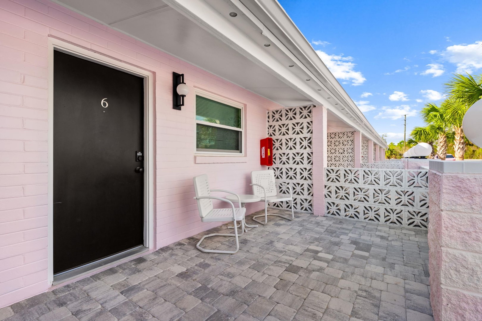 The Pink Flamingo - Palmira Saint Joe 3