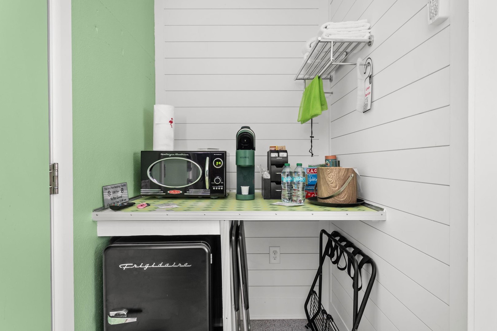 The Pink Flamingo - Palmira Saint Joe 7