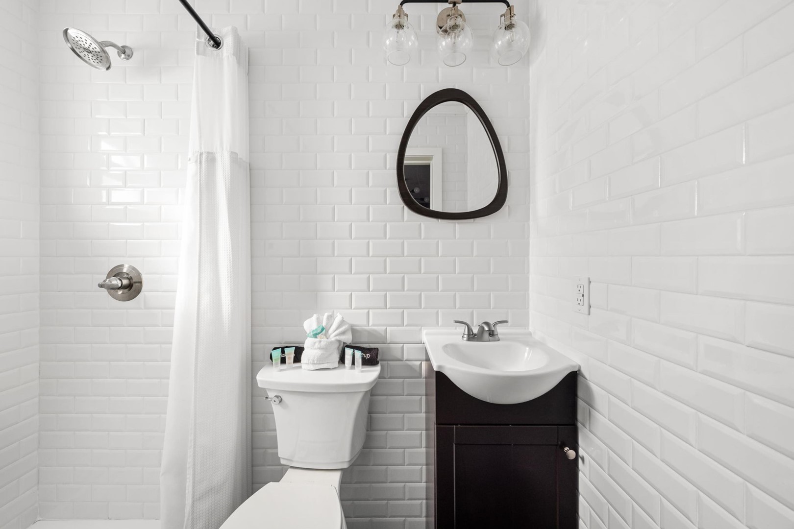 The Pink Flamingo - Violet Valentino 8