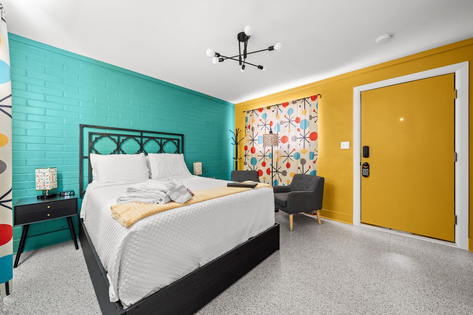 The Pink Flamingo - Capri Soleil 2