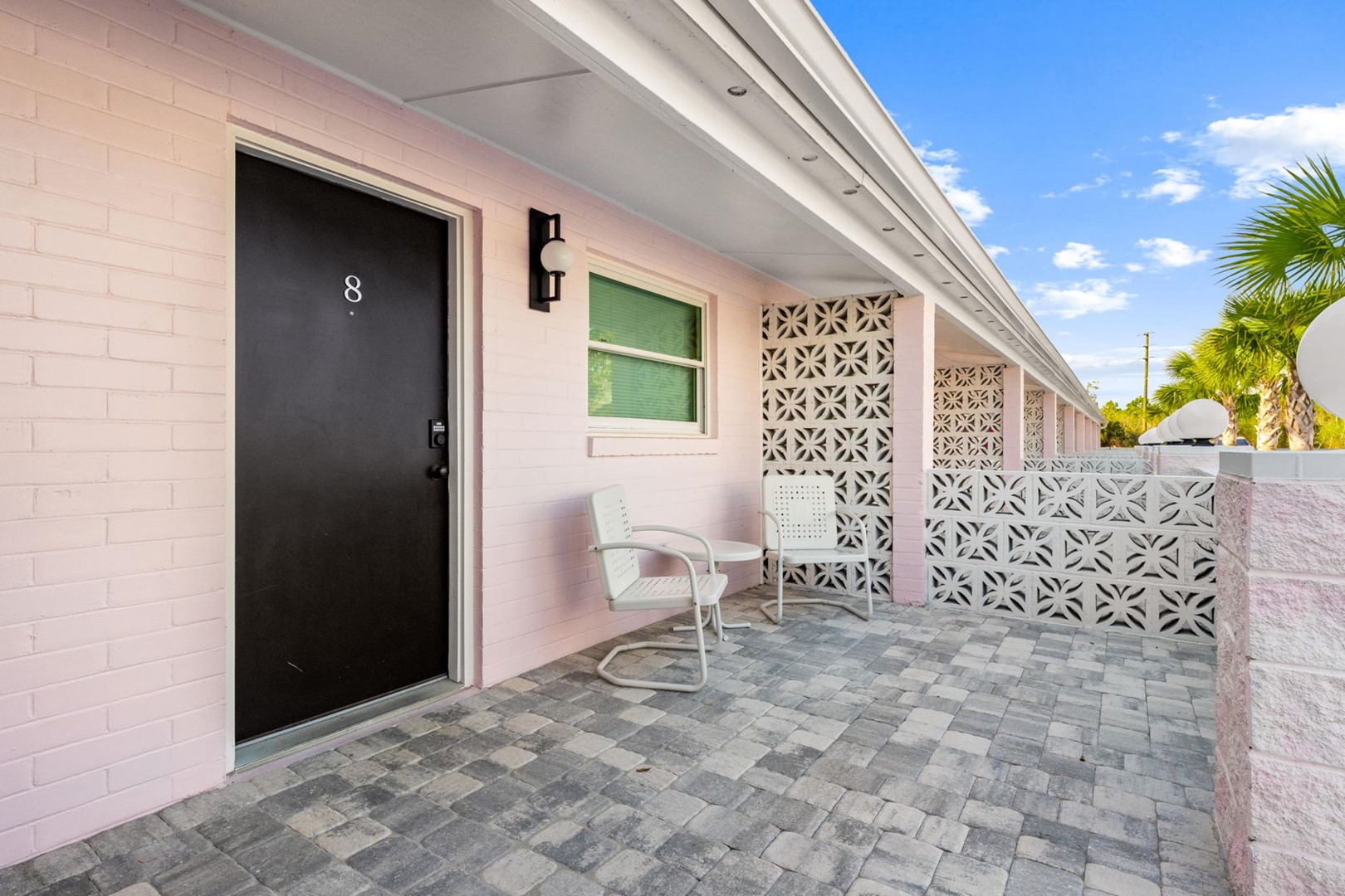 The Pink Flamingo - Capri Soleil 4