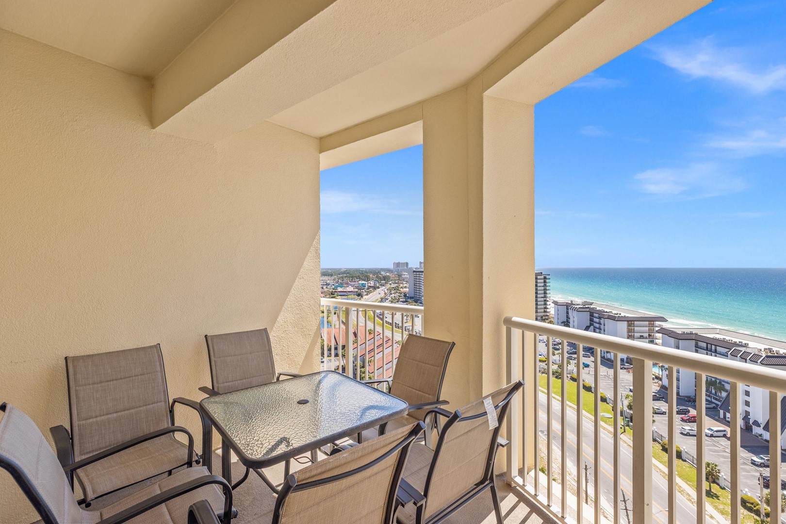 Grand Panama 2-906 Photo