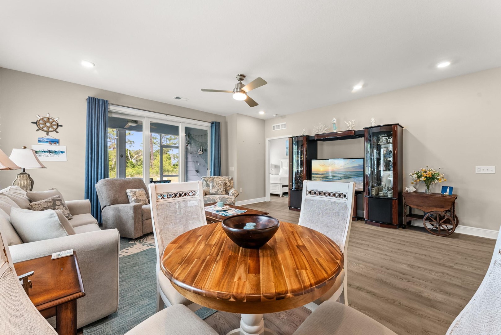 Beach House - Ocean Breeze Cottage 8