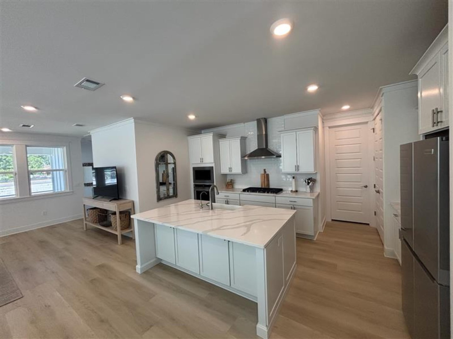 Kitchen with Breakfast Bar