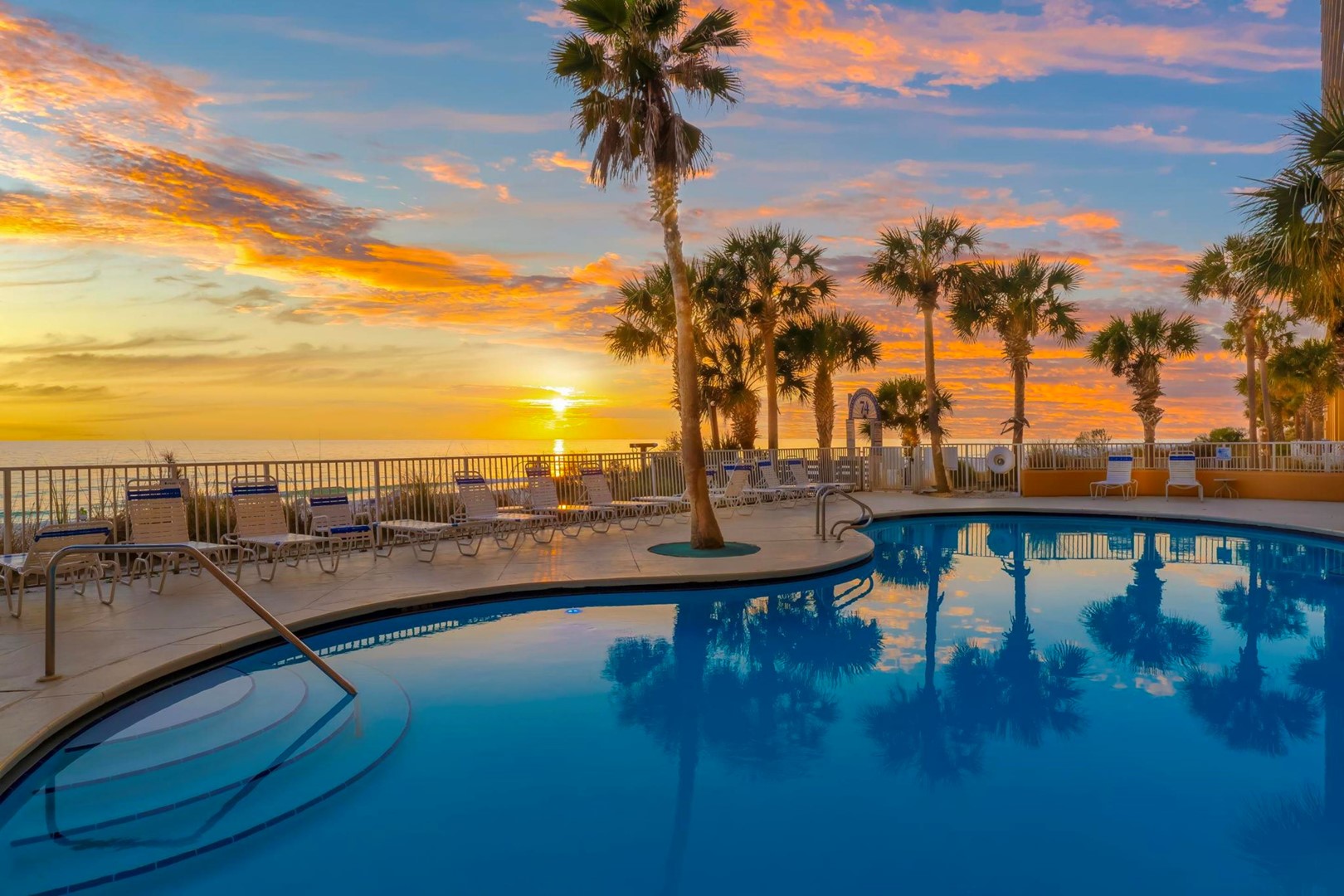 Splash Beach Resort 1901E Photo
