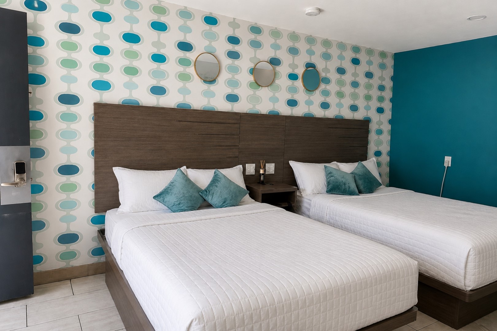 The Blu - Room 103 Photo