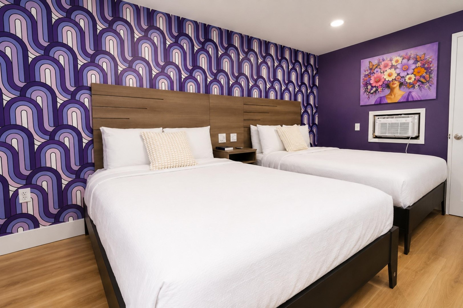 The Blu - Room 07 - Violet Vibes Photo