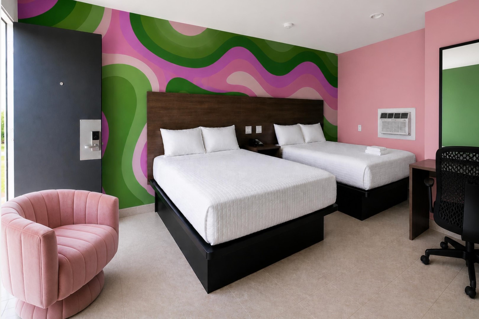 The Blu - Room 113 Photo