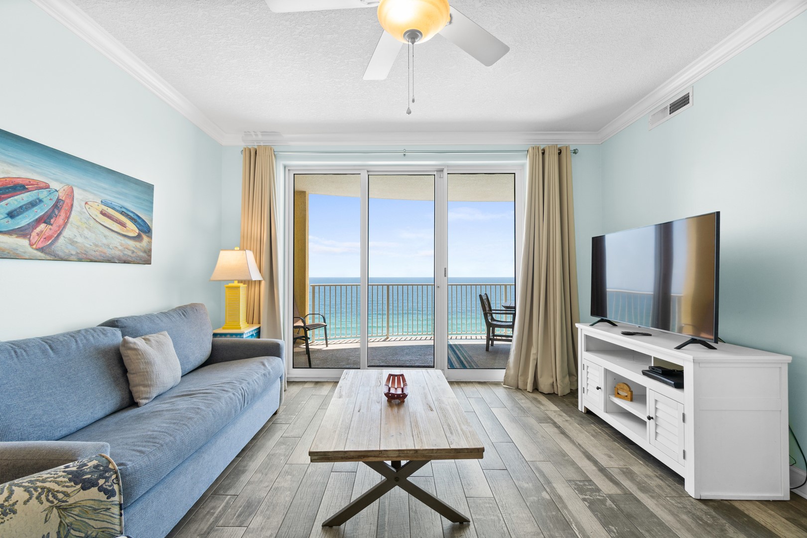 Living Area with Direct Beach and Gulf Views