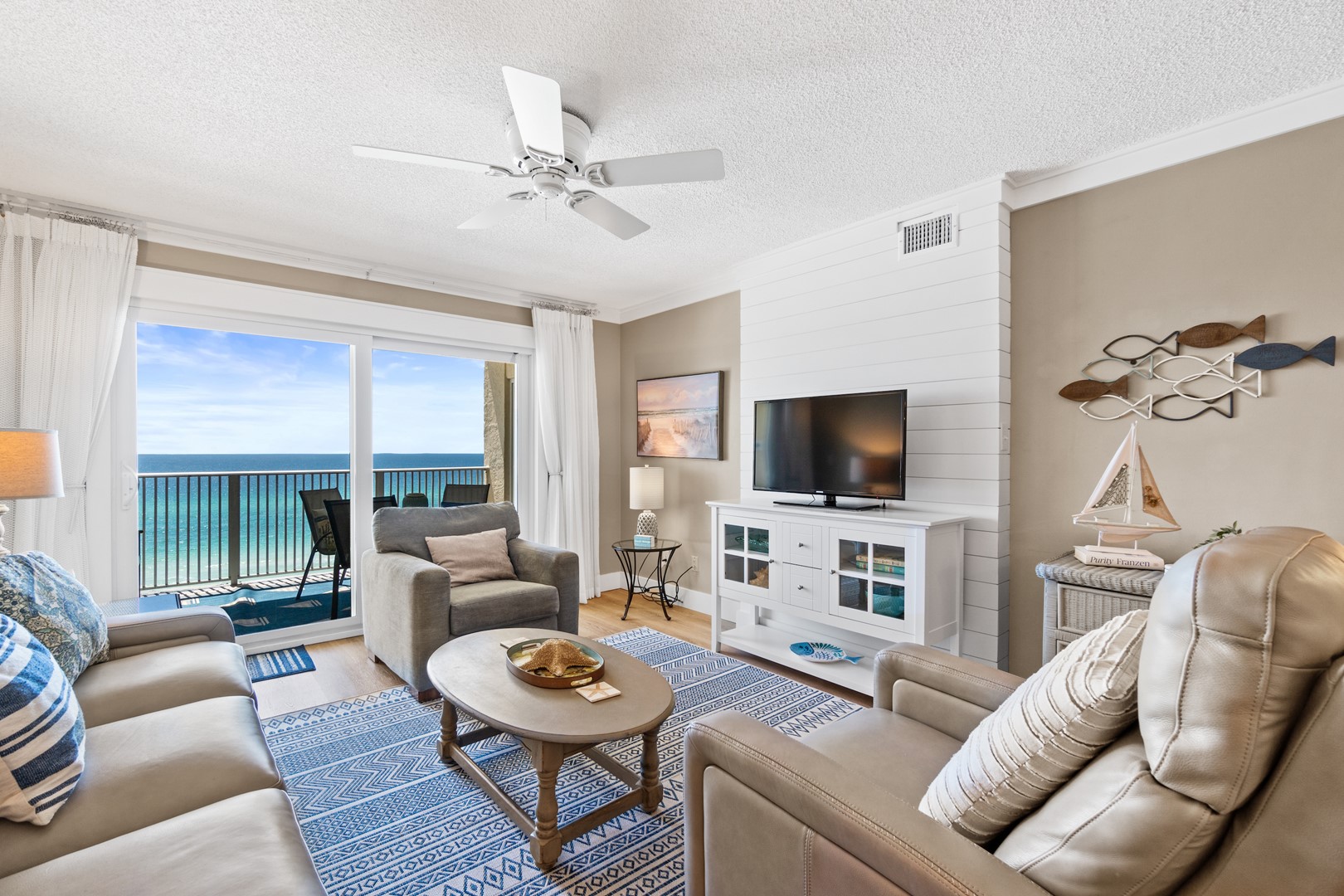 Regency Towers 820 2