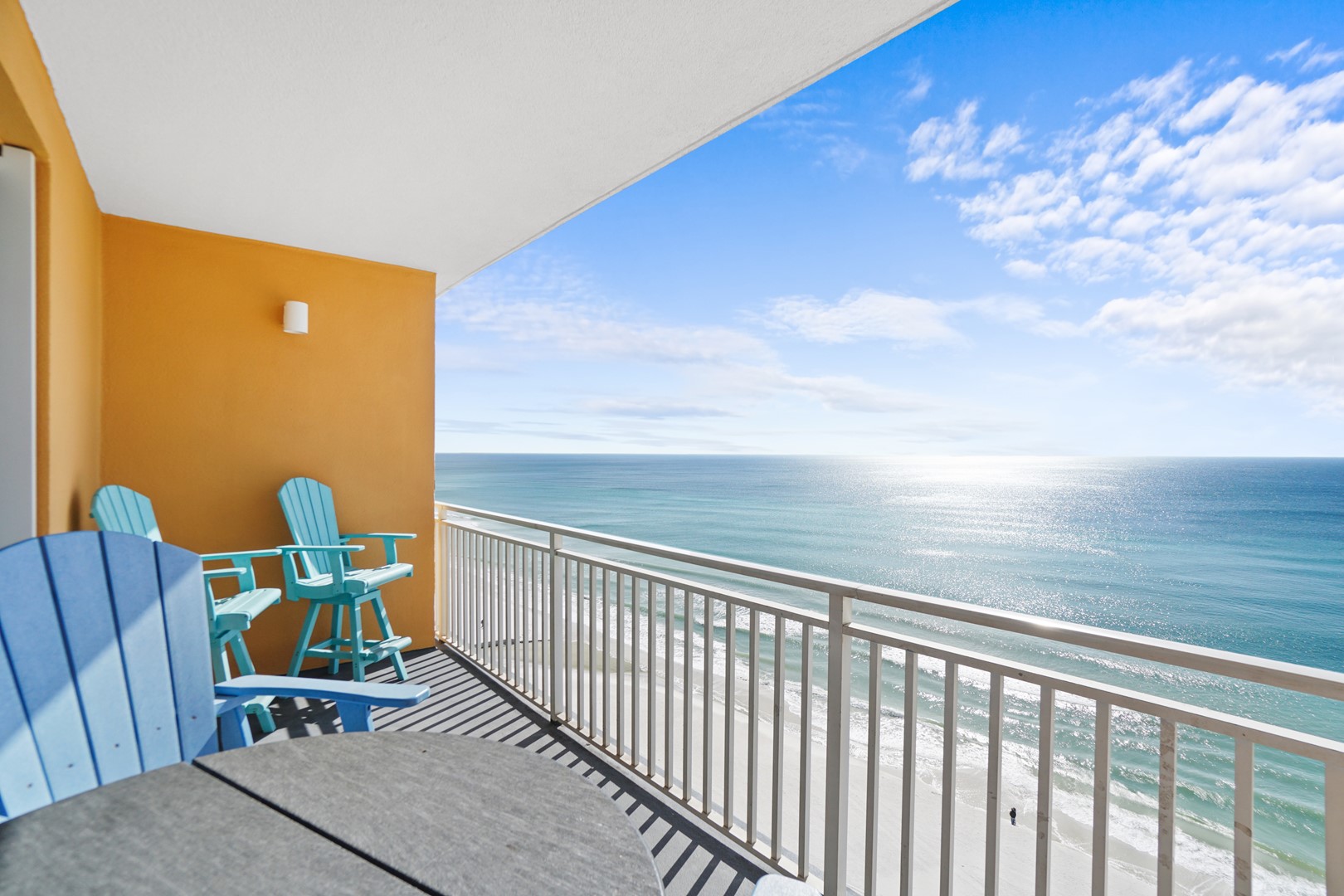  Splash Beach Resort Condo Rental 1005E