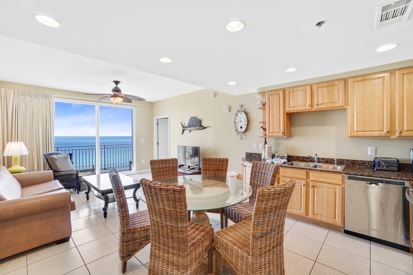 Splash Beach Resort Condo Rental 906W