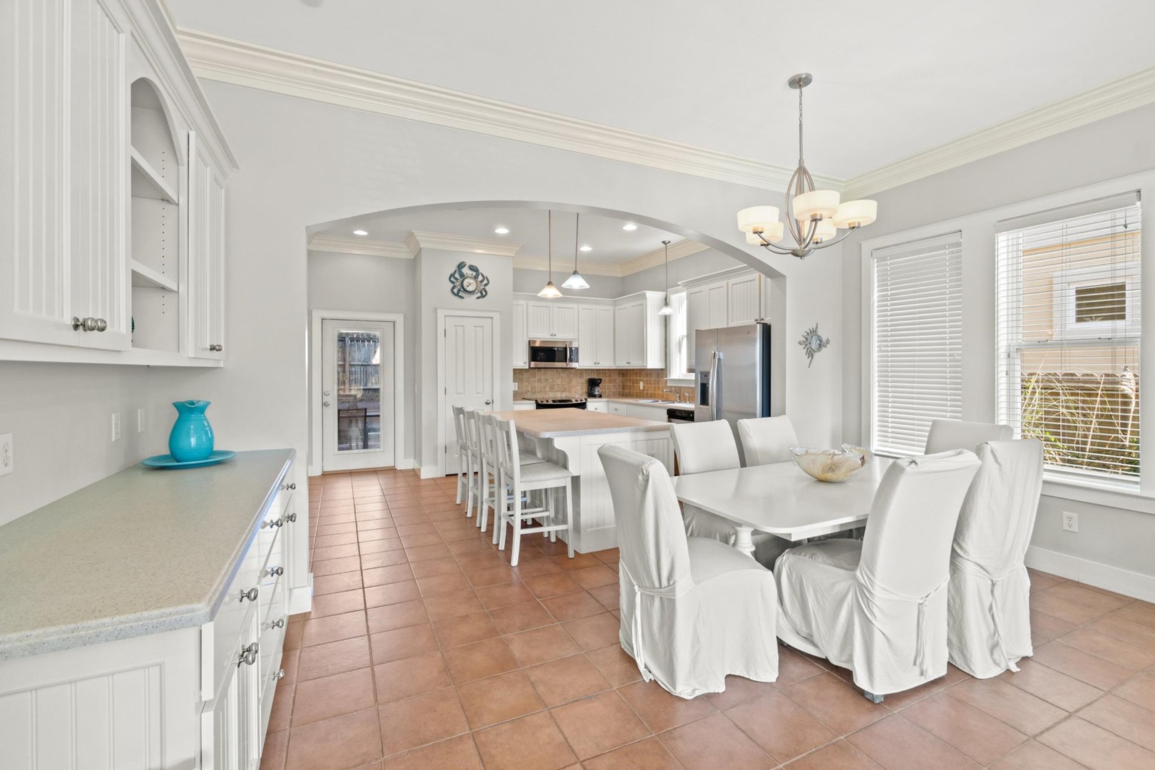 La Valencia Beach Resort - Ballyhoo 5