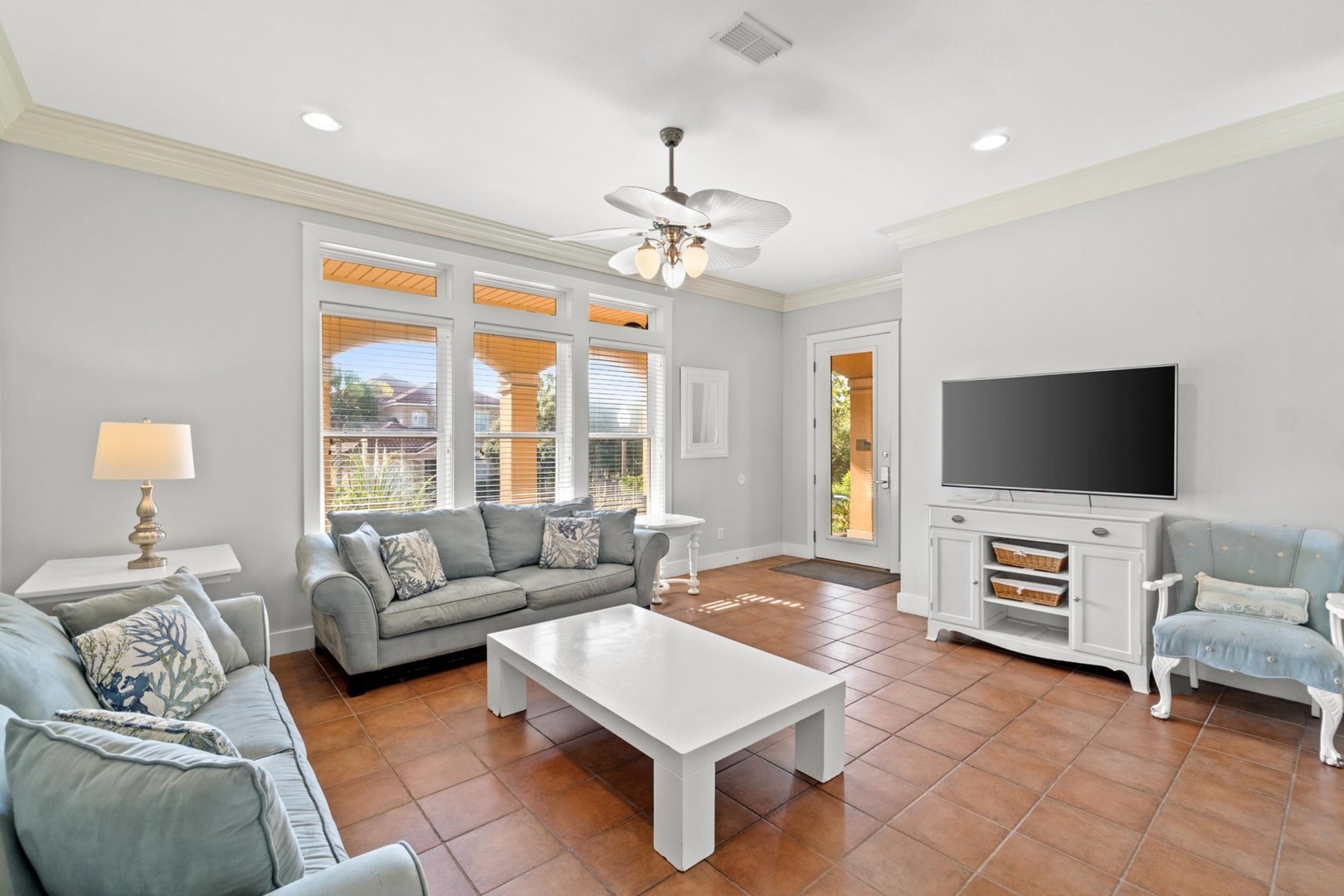 La Valencia Beach Resort - Ballyhoo 2