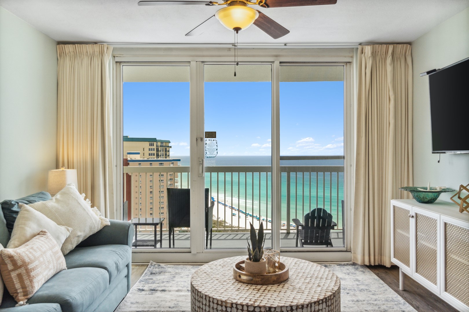 Living Area with Direct Beach and Gulf Views