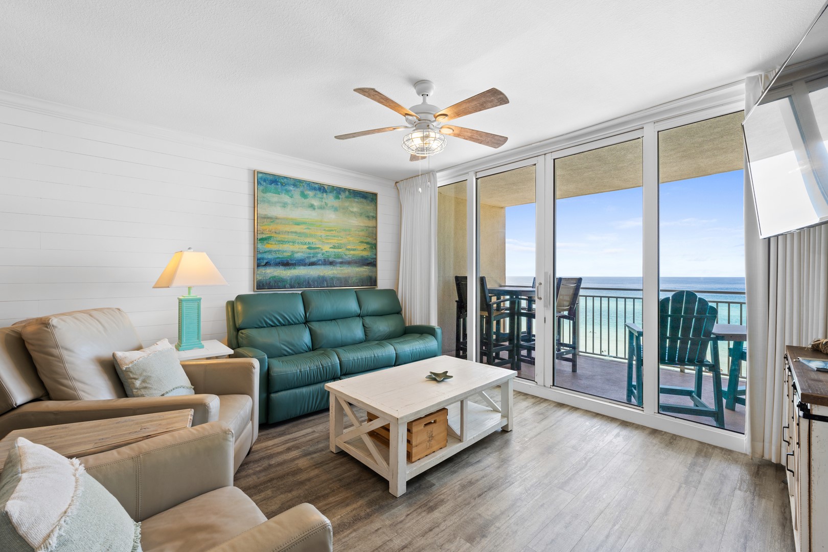 Living Area with Direct Beach and Gulf Views