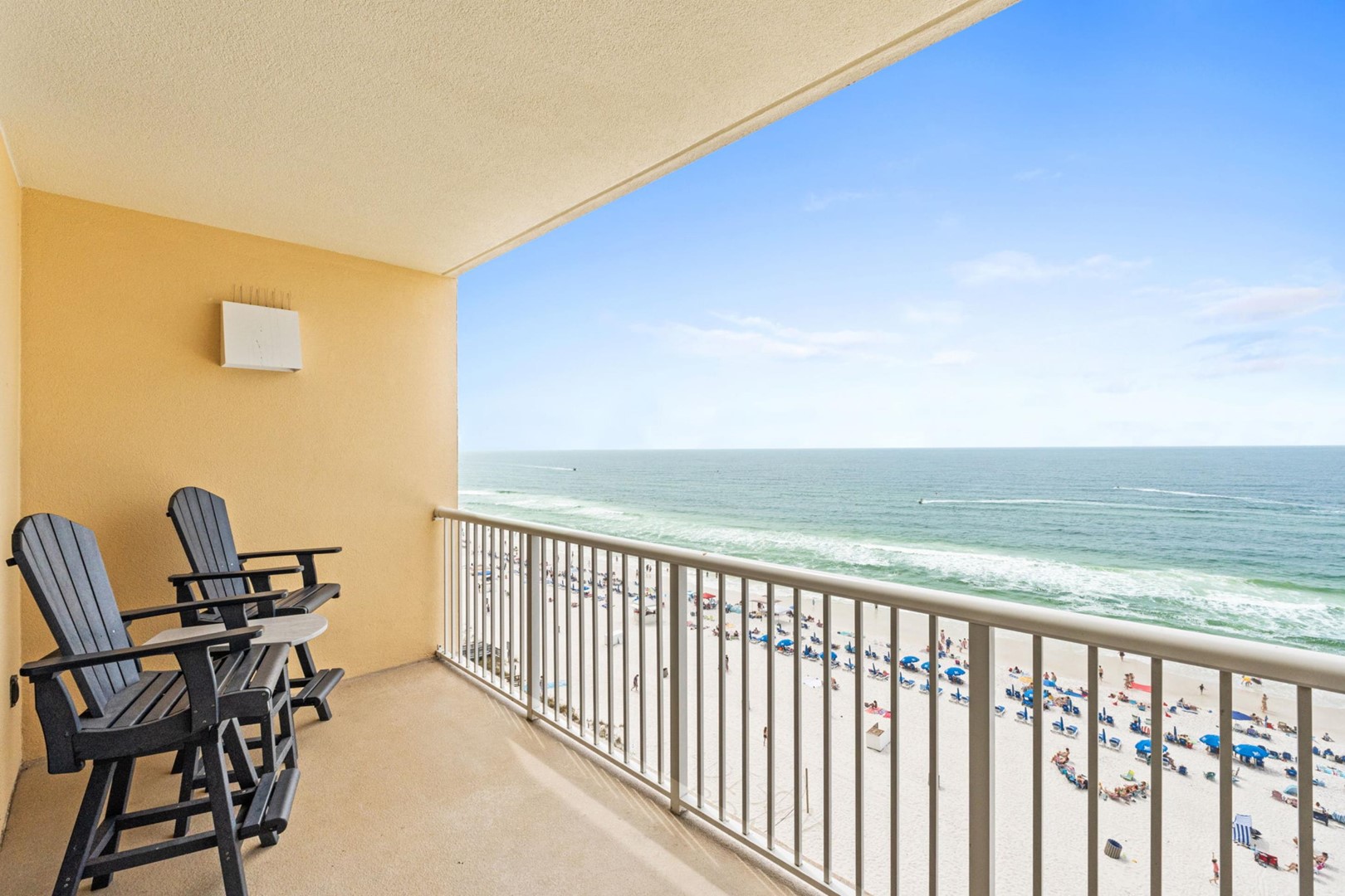 Majestic Beach Resort 1-805 3