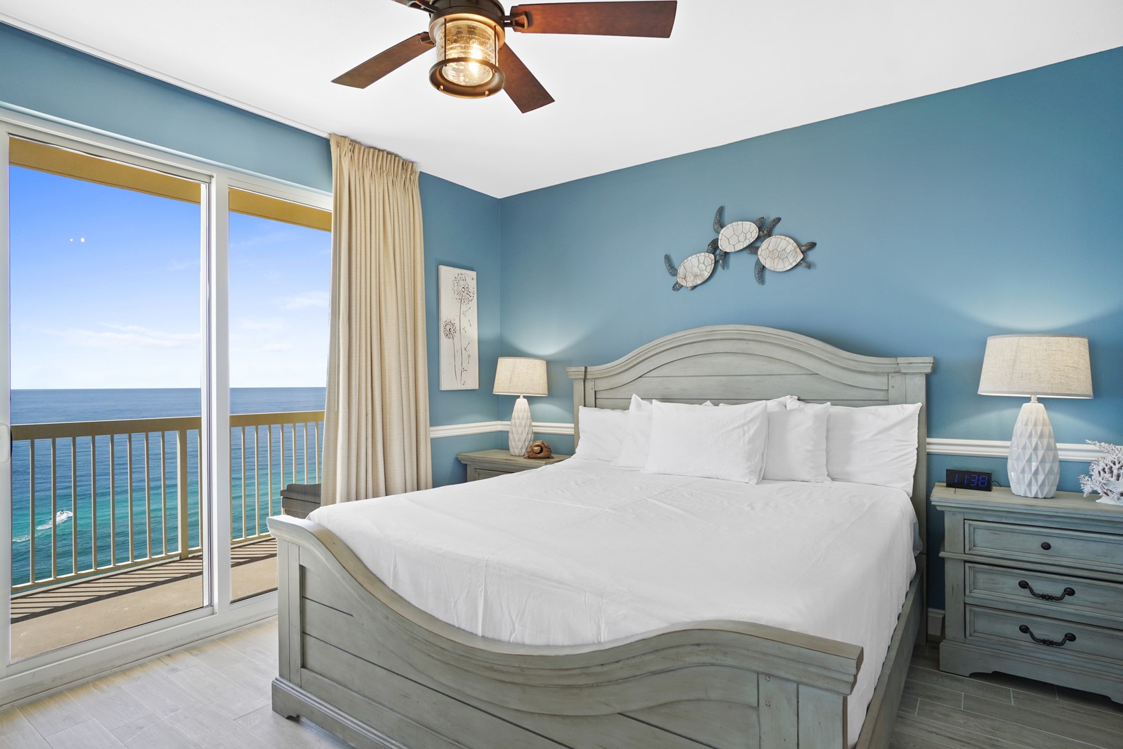 Gulf Front Main Bedroom with King Bed