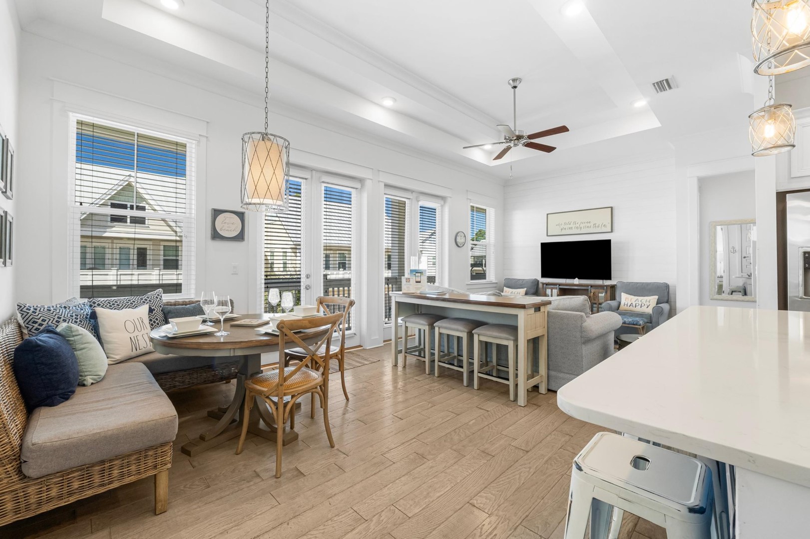 Prominence - Happi Nest