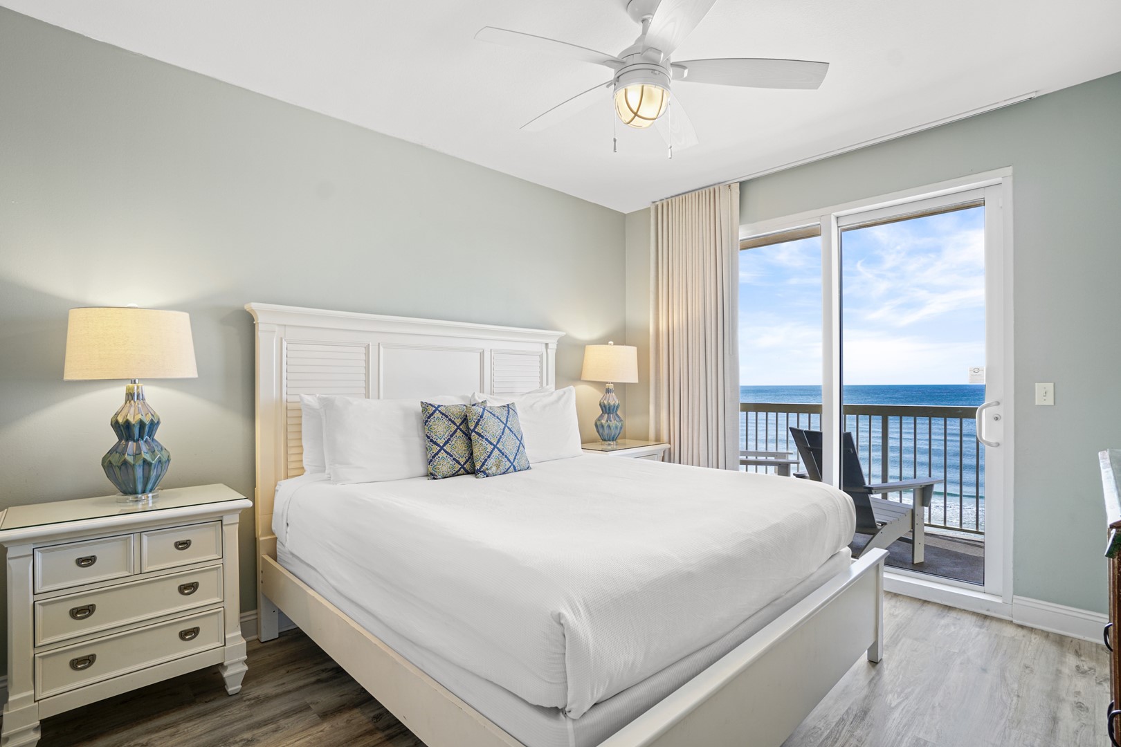 Gulf Front Main Bedroom with King Bed