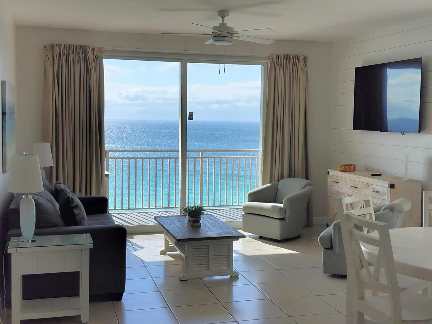 Splash Beach Resort 901W Photo