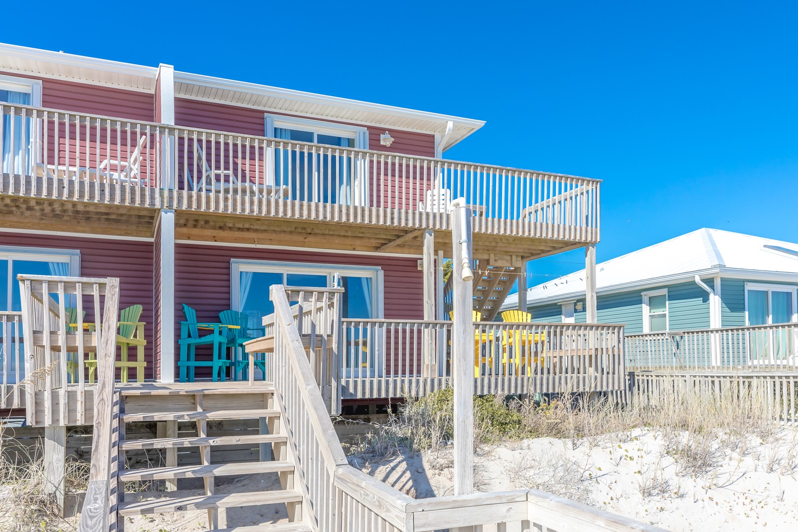 Oceanfront Exterior Fins to the Left